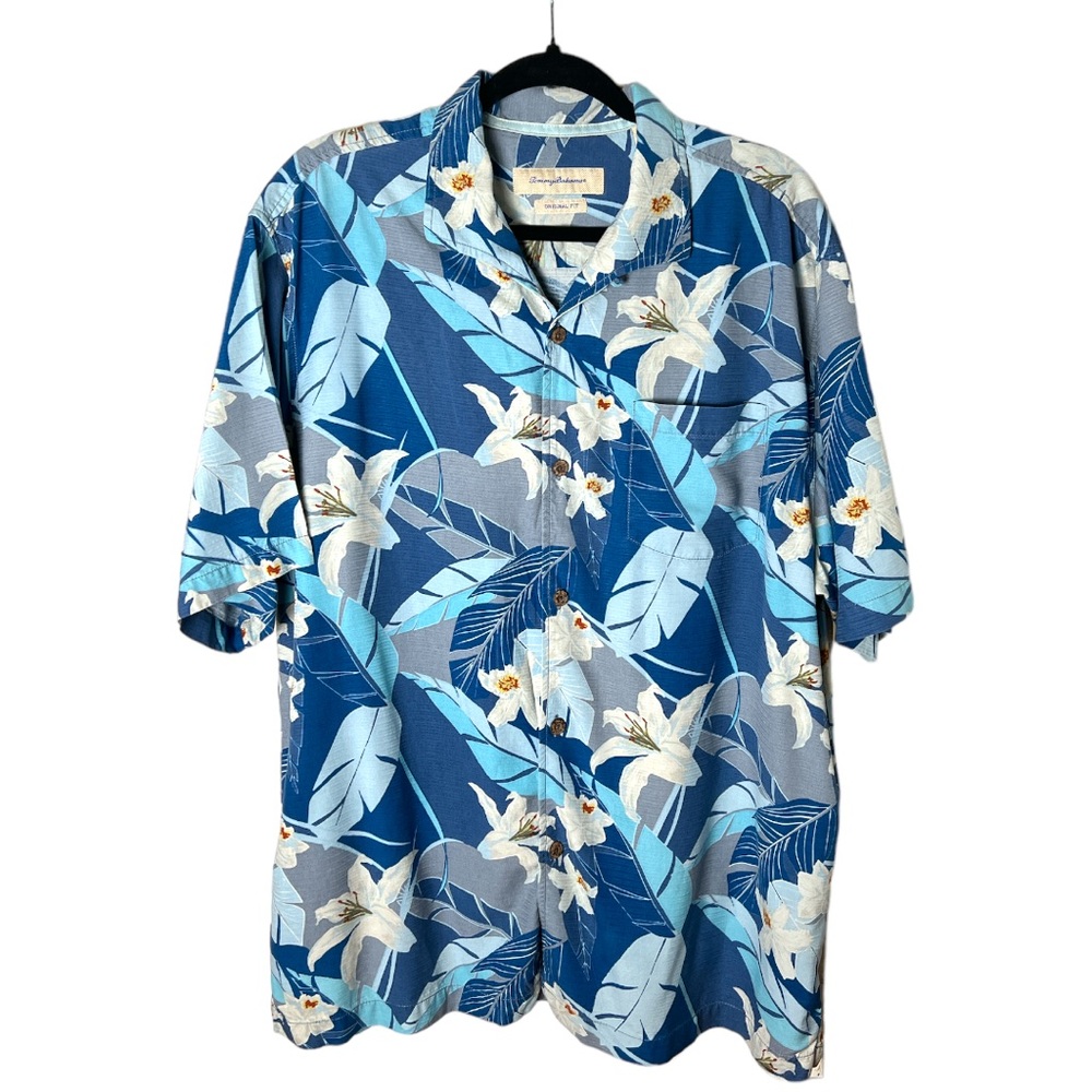 Tommy Bahama Mens SZ LG blue Hawaiian Short sleeve button-up. 100% Silk